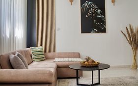 Nivi Apartment